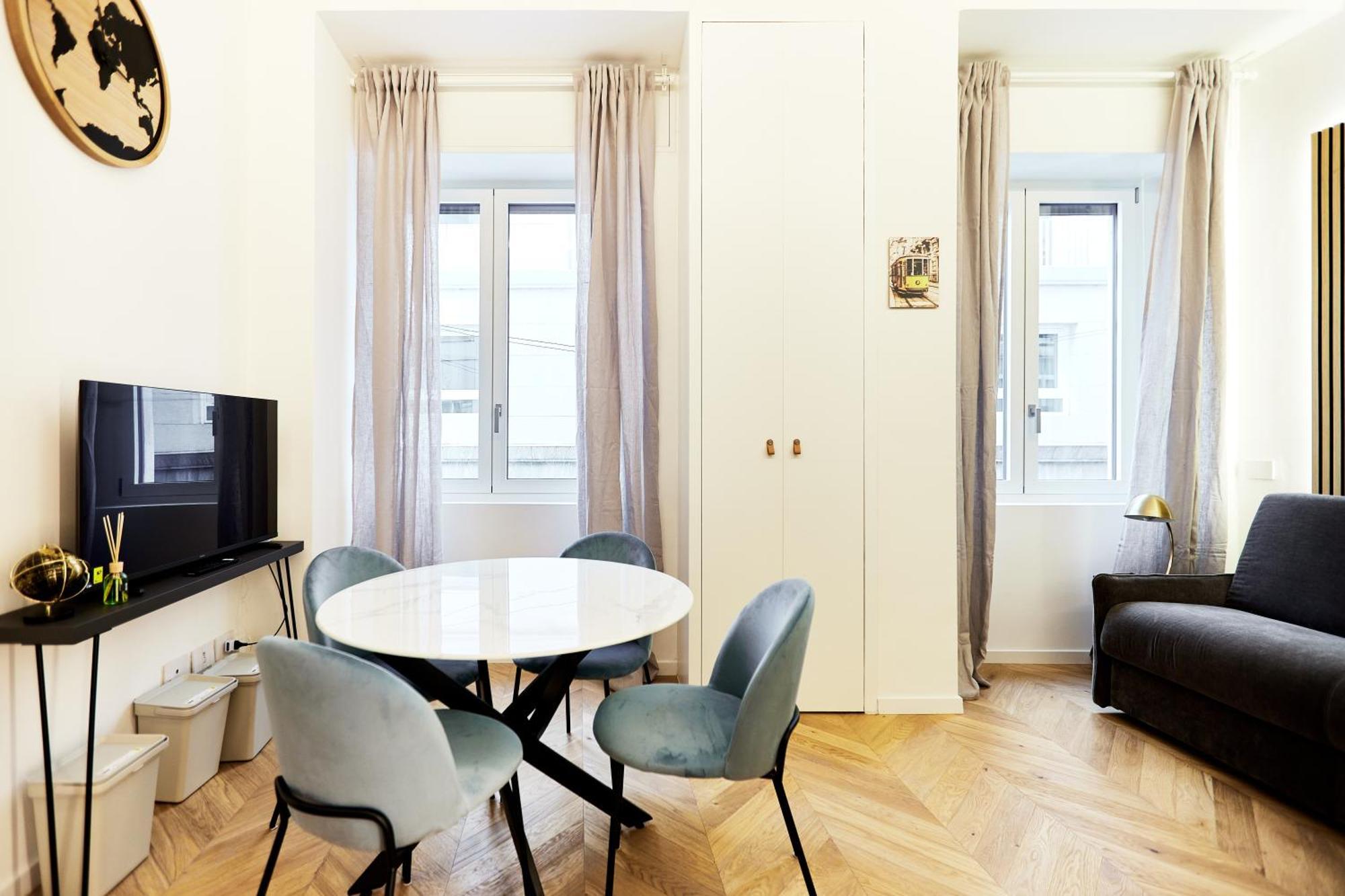 Duomo Imperial Suits - Modern And Comfortable * Milan