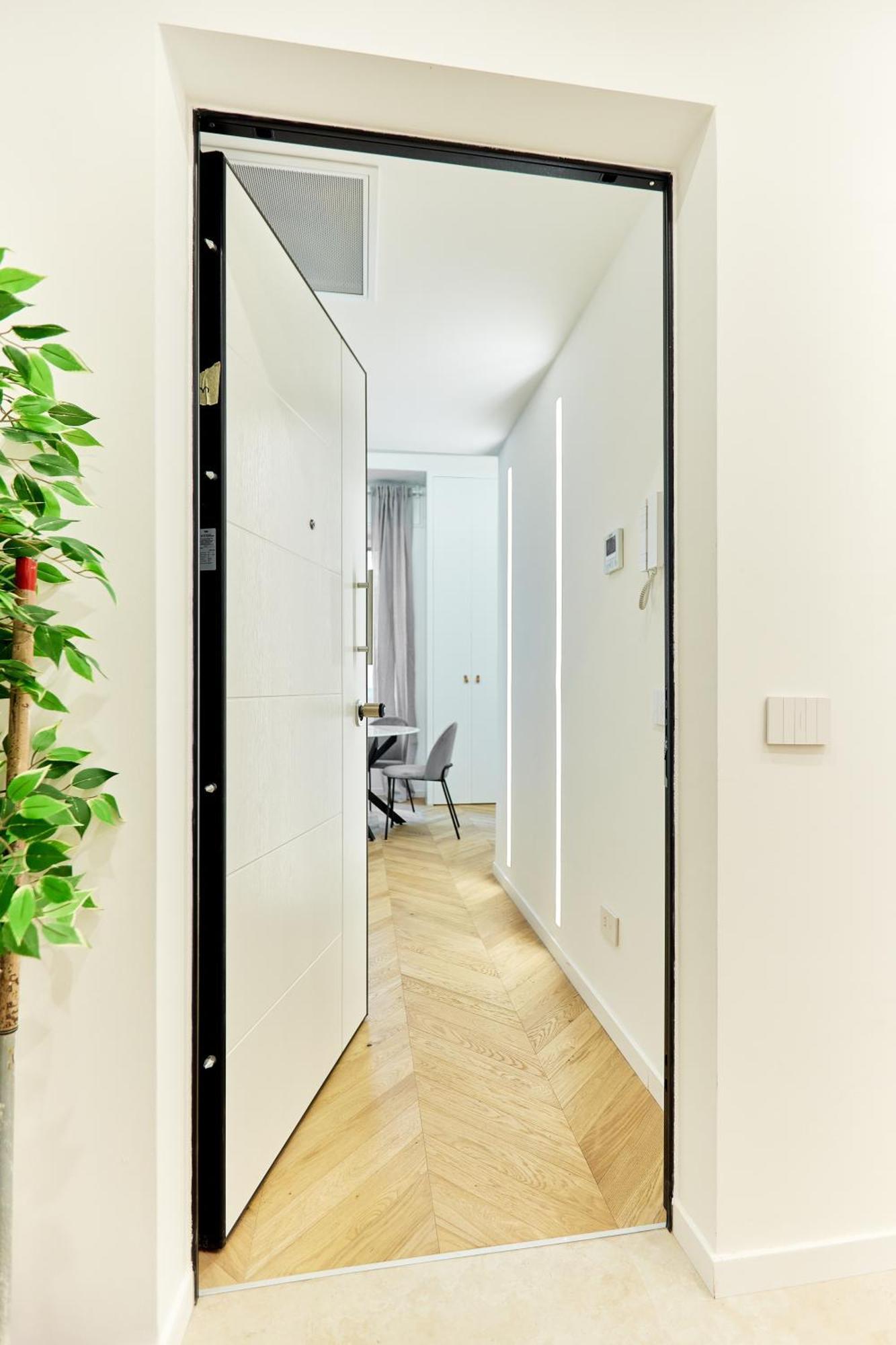 Duomo Imperial Suits - Modern And Comfortable Milan