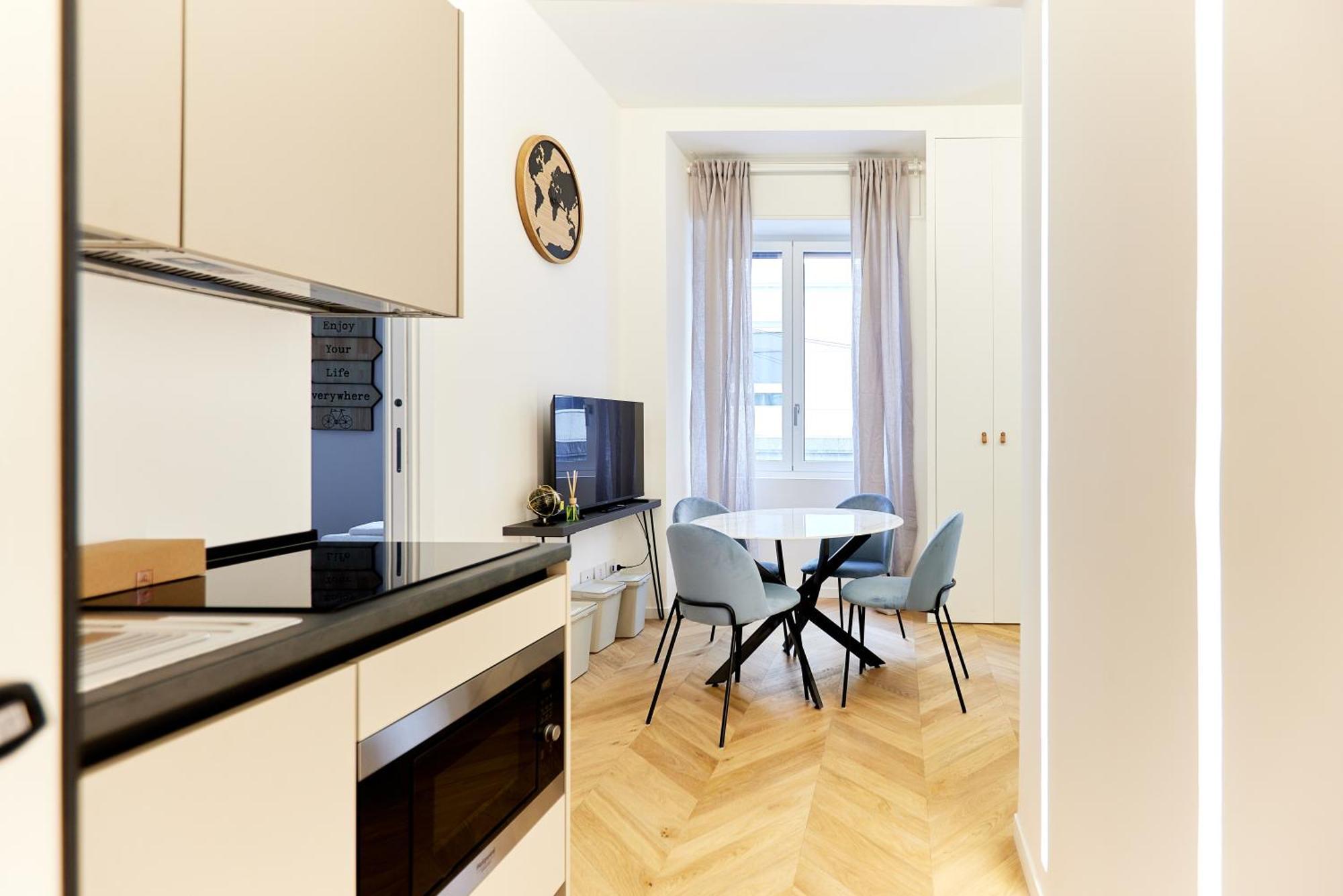 Duomo Imperial Suits - Modern And Comfortable