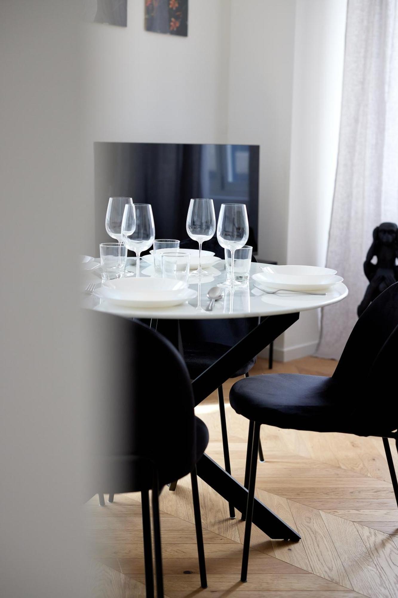 Duomo Imperial Suits - Modern And Comfortable * Milan