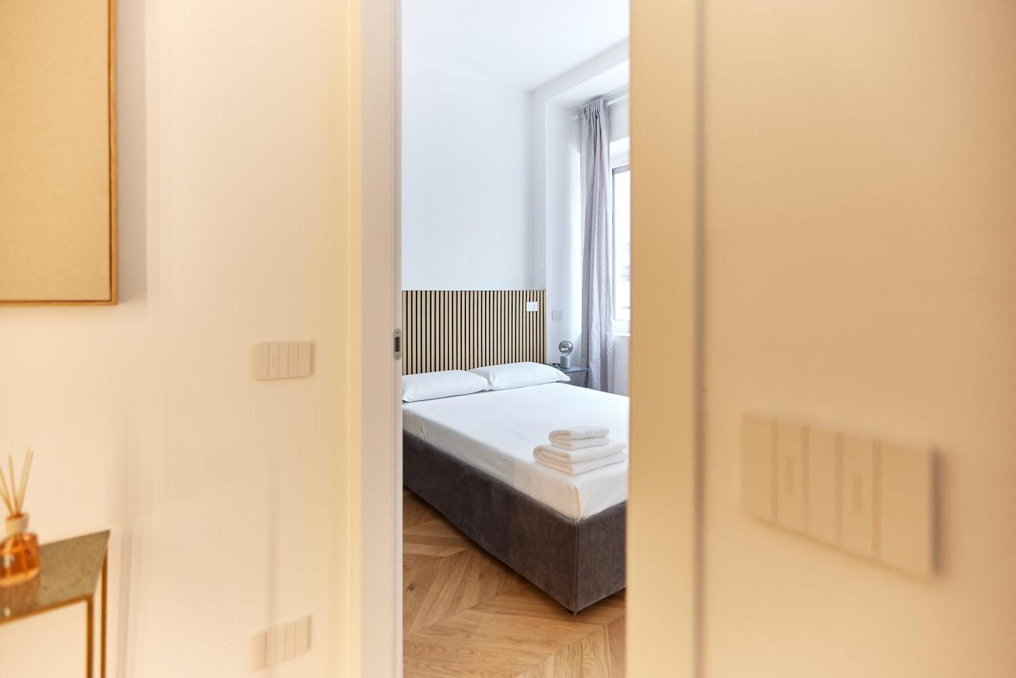Duomo Imperial Suits - Modern And Comfortable * Milan