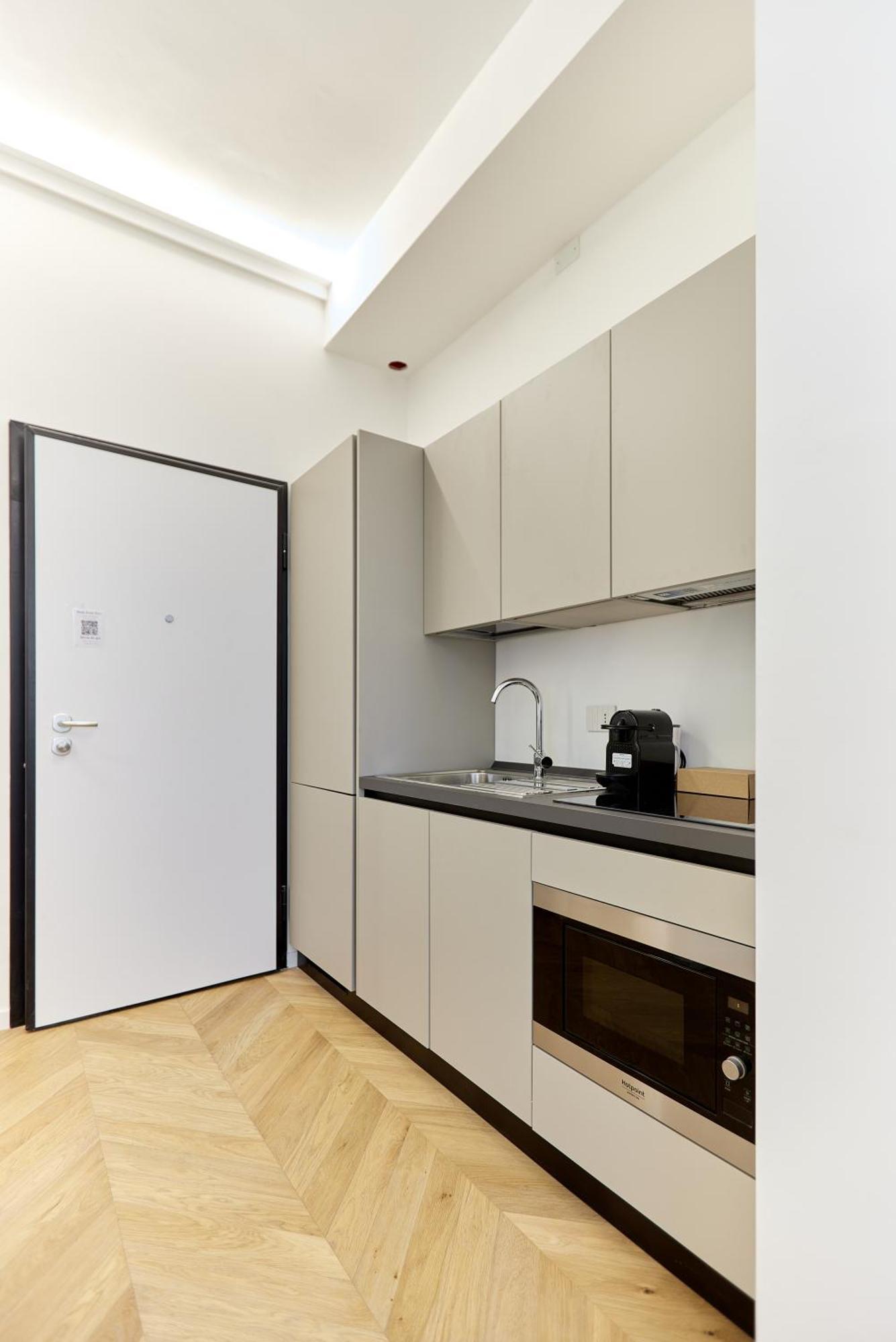 Duomo Imperial Suits - Modern And Comfortable * Milan
