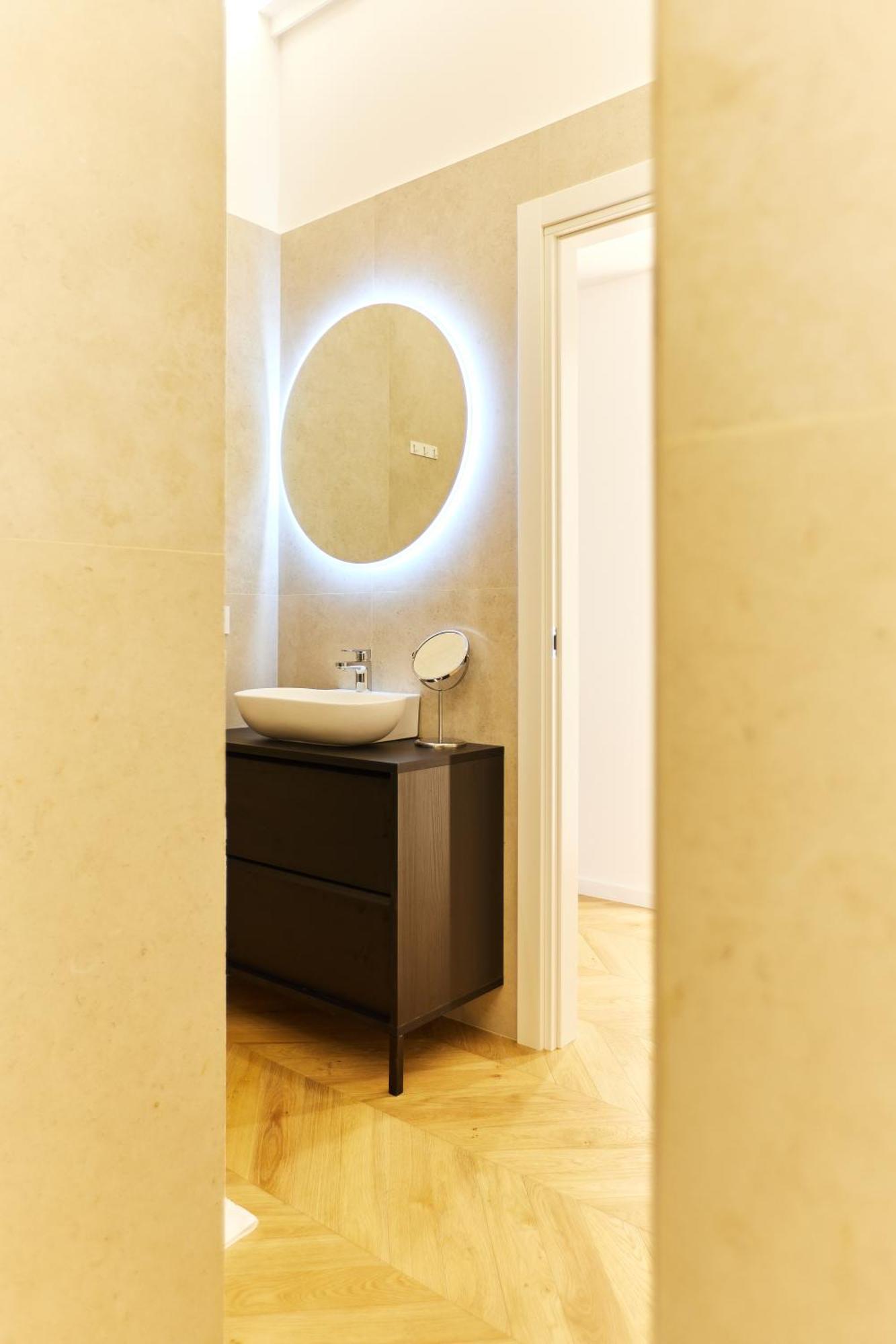 Apartment Duomo Imperial Suits - Modern And Comfortable Milan